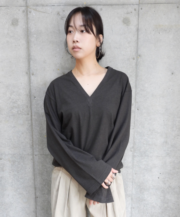 V-neck Long Sleeve Tee